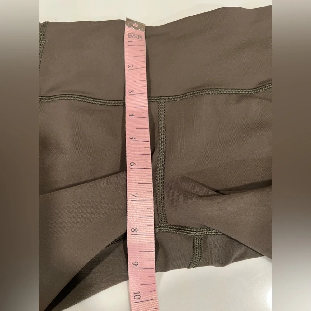 Lululemon Athletica Women’s Pace‎ Rival Crop legging 22” Dark Olive Size 4